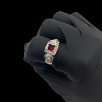 Anel de Formatura Fio de Ouro Zircônia Vermelha IV I Prata 925