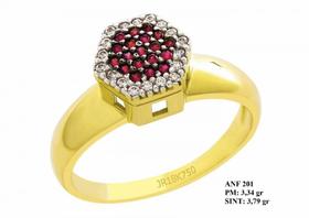 Anel de Formatura Hexa em Ouro 18k Amarelo Rubi e Brilhantes em Zircônia Anel de Formatura Hexa em Ouro 18k Amarelo Rubi e Brilhantes em Zircônia