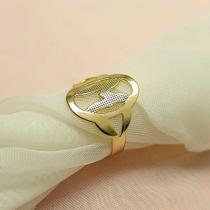 Anel de Letra M Banhado a Ouro Elegância Personalizada