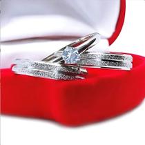 Anel de Namoro e Aliança de Compromisso Solitário Aço Inox Prata com Acabamento Diamantado Caixa de Veludo Anel de Namoro e Aliança de Compromisso Solitário Aço Inox Prata com Acabamento Diamantado Caixa de Veludo