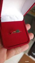 Anel de Ouro18k, chuveirinho quadrado com as pedras verdes de zircônia Anel de Ouro18k, chuveirinho quadrado com as pedras verdes de zircônia