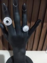 Anel em prata com pedra preta