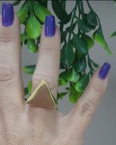 Anel forma geométrica triângulo, banhado a ouro, tamanho 14.