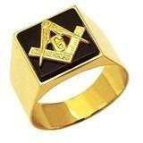 Anel Maçom Quadrado com Pedra Preta Onix Ouro 18K FDAF33 ONIX K7 Anel Maçom Quadrado com Pedra Preta Onix Ouro 18K FDAF33 ONIX K7