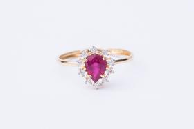 Anel ouro 18K gota rubi e diamantes