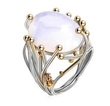 Anel oval com pedra da lua