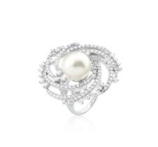 ANEL REDONDO COM CRAVAÇÃO LATERAL E PÉROLA CENTRAL BANHADO A RÓDIO - 10g