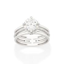 Anel solitário aro triplo, cravejado por 48 zircônias de 0,80 mm, 2 zircônias de 1,75 m 313218 Anel solitário aro triplo, cravejado por 48 zircônias de 0,80 mm, 2 zircônias de 1,75 m 313218