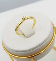 Anel Solitário com Micro Zircônia Cristal Banhado a Ouro Anel Solitário com Micro Zircônia Cristal Banhado a Ouro