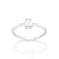Anel solitário retangular, composto por 1 zircônia baguete de 5x3 mm. 313212 Anel solitário retangular, composto por 1 zircônia baguete de 5x3 mm. 313212