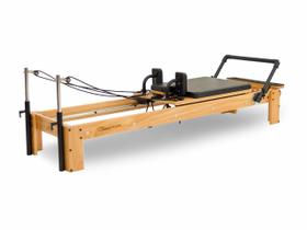 Aparelho De Pilates Arktus Reformer Classic (Não acompanha Estofamento)