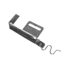 Aparelho Passante desenvolvido para aplicação de detalhe entre costuras e gola utilizado na Overlock Aparelho Passante desenvolvido para aplicação de detalhe entre costuras e gola utilizado na Overlock