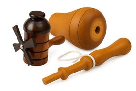 Apito de Pato Móinho Farinha + Bilboque Brincadeira Antiga Apito de Pato Móinho Farinha + Bilboque Brincadeira Antiga