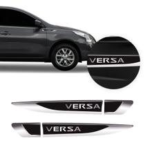 Aplique Lateral Emblema Adesivo Nissan Versa