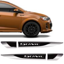 Aplique Lateral Sonic Decorativo Emblema Resinado Chevrolet Aplique Lateral Sonic Decorativo Emblema Resinado Chevrolet