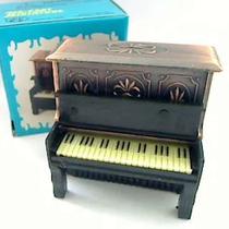 Apontador de Metal Colecionável Modelo Piano 8782AP - Die Cast