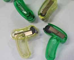 Apontador mini com extrator de ponta Faber Castell Apontador mini com extrator de ponta Faber Castell