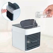 Ar condicionado mini portátil com ventilador USB para uso pessoal em quartos