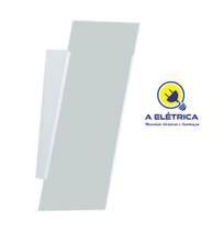 arandela branca de 30cm de altura, 16cm largura com vidro jateado