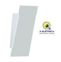 arandela branca de 30cm de altura, 16cm largura com vidro jateado