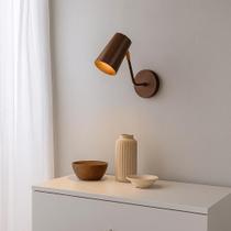 Arandela de Parede Clara com Cúpula Articulada - Luminária Moderna