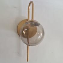 Arandela de Parede Modelo Gancho para Uma Lâmpada Alumínio e Vidro
