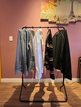 Arara de Metal Preta para Roupas