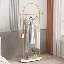 Arara de Roupas Smlttel Base de Mármore Dourada Resistente Arara de Roupas Smlttel Base de Mármore Dourada Resistente