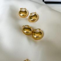 Argola blanca banhada em ouro 18k Argola blanca banhada em ouro 18k