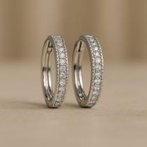 Argola Click em prata 925 e Zicornia cravejada Argola Click em prata 925 e Zicornia cravejada