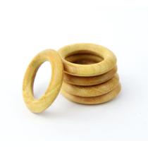 Argola de Madeira Marfim 48 mm Pacote com 50 Unidades Argola de Madeira Marfim 48 mm Pacote com 50 Unidades