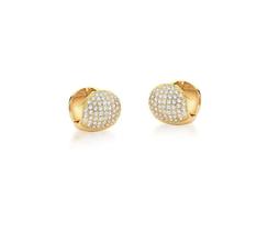 Argola redonda com nove fileiras de zircônias banhada a ouro - joia de moda Argola redonda com nove fileiras de zircônias banhada a ouro - joia de moda