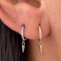 ARGOLA TITÂNIO COM ZIRCÔNIAS E PINGENTE SPIKE - 1,2mm ARGOLA TITÂNIO COM ZIRCÔNIAS E PINGENTE SPIKE - 1,2mm