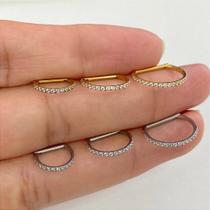 Argola titânio confort com zircônias cristal - fecho clicker