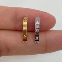 Argola titânio umbigo com 3 zircônias clicker - hipoalergênica Argola titânio umbigo com 3 zircônias clicker - hipoalergênica