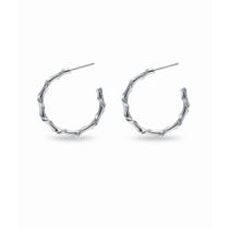 Argola Trabalhada Banhada a Prata - Bianca - Brinco Elegante Argola Trabalhada Banhada a Prata - Bianca - Brinco Elegante