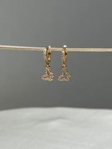 Argolinha com Pingente de Borboleta Vasada Cravejada - Semijoia Banhada a Ouro 18K