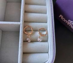 Argolinha com pingente foleado Argolinha com pingente foleado