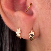 Argolinhas em metal banhado com 2 corações - par
