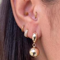 Argolinhas naked com pingente bolinha - par de argolas em metal banhado Argolinhas naked com pingente bolinha - par de argolas em metal banhado