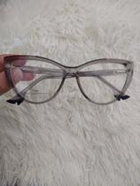 Armação de grau cinza, perna de sapatinho