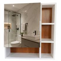 Armário Aéreo para Banheiro Com 1 Porta, Espelho Amplo E Nicho Em MDF Branco E Fundo Amadeirado Freijó Armário Aéreo para Banheiro Com 1 Porta, Espelho Amplo E Nicho Em MDF Branco E Fundo Amadeirado Freijó
