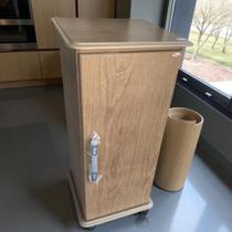 Armario Balcão Para Bebedouro Vitoria Cor Freijó C/ 1 Porta E Rodinhas