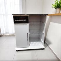 Armário Fruteira Nobre Com 1 Porta E 1 Gaveta e Com Rodinhas Cor Branco/Preto/Tampo Tipo Marmorizado