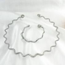 Aro chocker e pulseira ondulado folheado