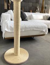 Arranhador para gatos pilar POLE CAT (BIG), base e tubo em sisal, arranhador na vertical e horizontal, enriquecimento ambiental