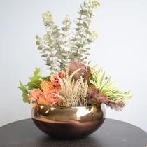 Arranjo Artificial de Flores e Folhagens no Vaso Bronze Formosinha Arranjo Artificial de Flores e Folhagens no Vaso Bronze Formosinha