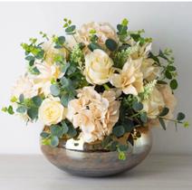 Arranjo Artificial Rosas e Hortênsias no Vaso de Vidro Âmbar Centro de mesa Arranjo Artificial Rosas e Hortênsias no Vaso de Vidro Âmbar Centro de mesa