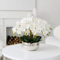 Arranjo com 10 Orquídeas Brancas Realistas Vaso Prata Arranjo com 10 Orquídeas Brancas Realistas Vaso Prata