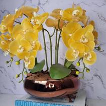 Arranjo Com 4 Orquídeas Amarela Vaso Cobre 28cm - FLORESCER DECOR